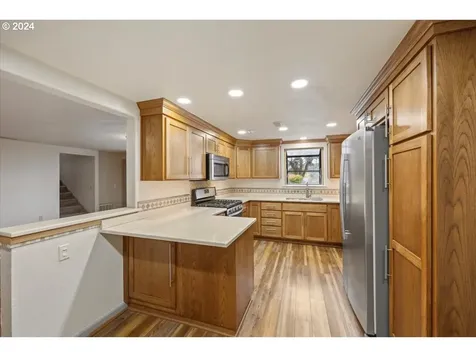 2164 NE Tahoe Avenue Roseburg OR 97470