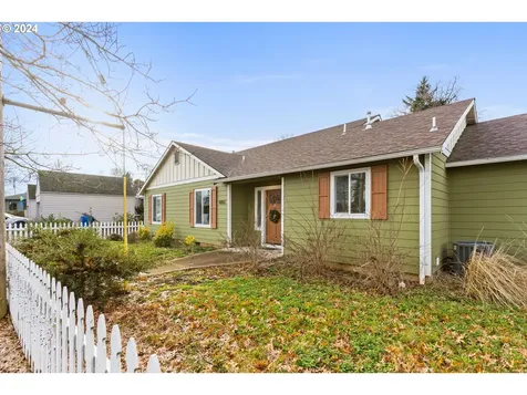 4353 Liberty Road S Salem OR 97302