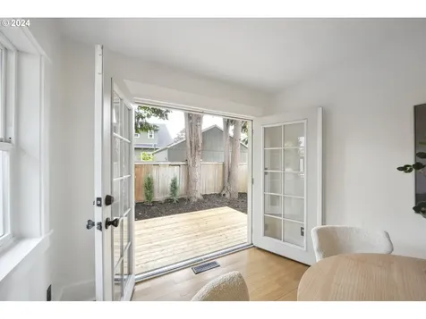 5044 Ne 14th Avenue Portland OR 97211