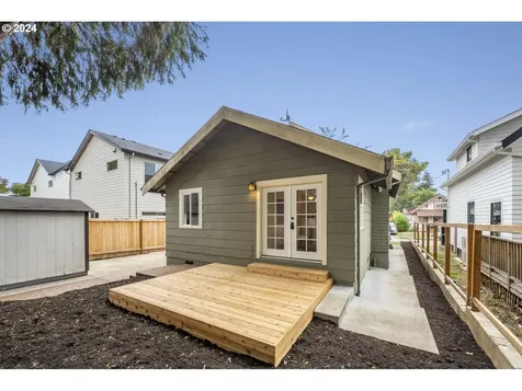 5044 Ne 14th Avenue Portland OR 97211