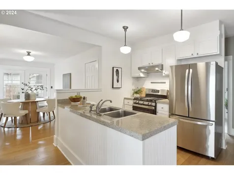 5044 Ne 14th Avenue Portland OR 97211