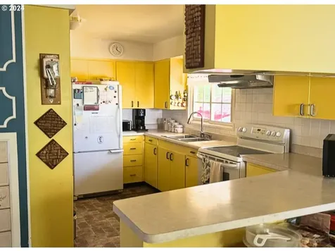 1304 Ne 110th Avenue Portland OR 97220