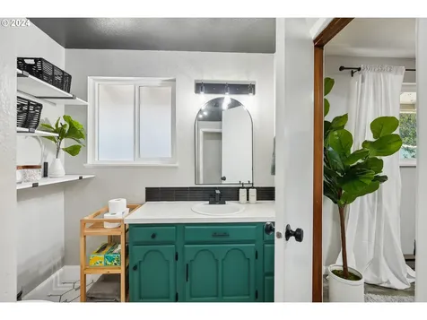 13608 Gaffney Lane Oregon City OR 97045