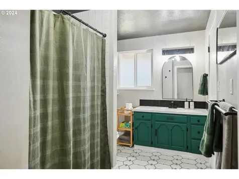 13608 Gaffney Lane Oregon City OR 97045