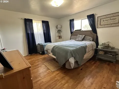 311 NW Morgan Avenue Winston OR 97496