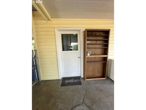 311 NW Morgan Avenue Winston OR 97496
