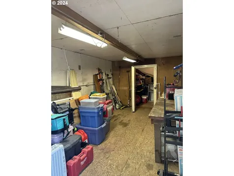 311 NW Morgan Avenue Winston OR 97496