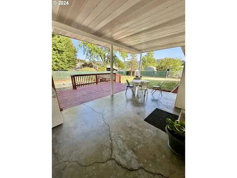 311 NW Morgan Avenue Winston OR 97496