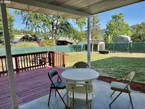 311 NW Morgan Avenue Winston OR 97496