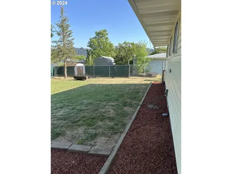 311 NW Morgan Avenue Winston OR 97496