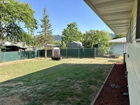 311 NW Morgan Avenue Winston OR 97496