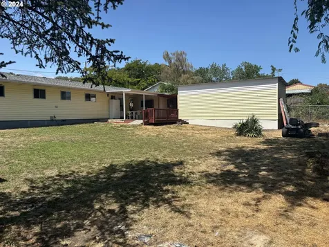 311 NW Morgan Avenue Winston OR 97496