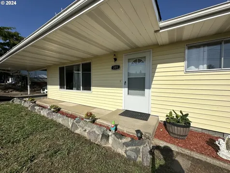 311 NW Morgan Avenue Winston OR 97496