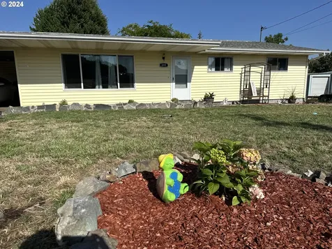 311 NW Morgan Avenue Winston OR 97496
