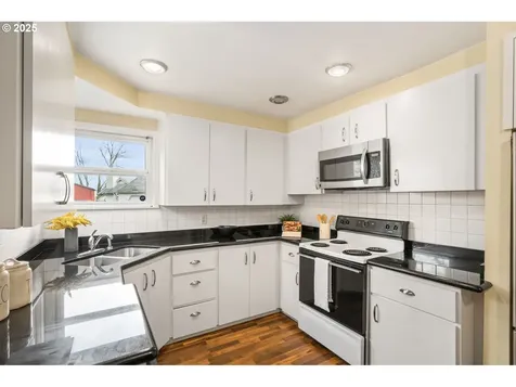 1105 N Watts Street Portland OR 97217