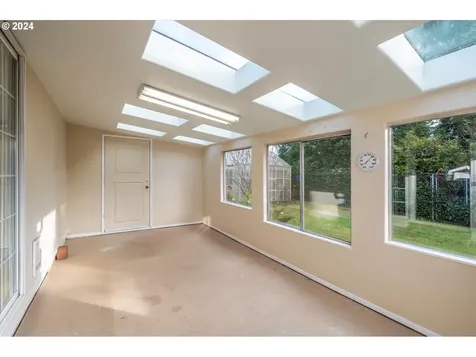 2455 Commercial Street North Bend OR 97459