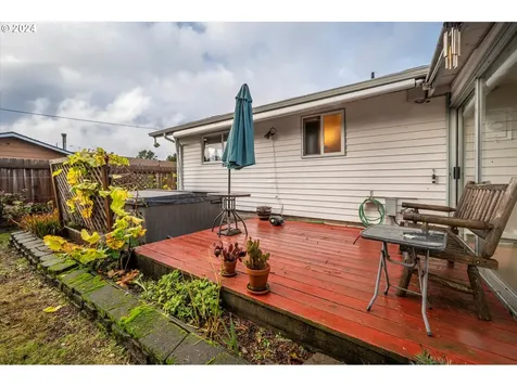 2455 Commercial Street North Bend OR 97459
