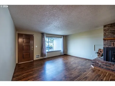 2455 Commercial Street North Bend OR 97459