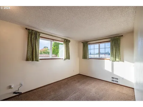 2455 Commercial Street North Bend OR 97459