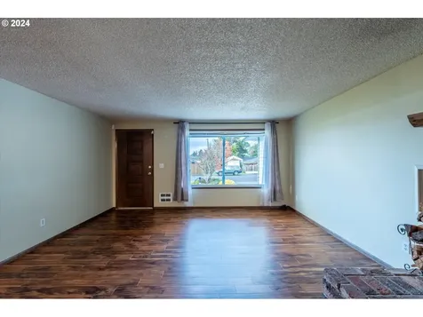 2455 Commercial Street North Bend OR 97459