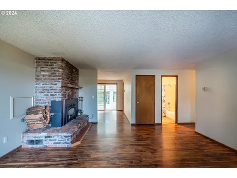 2455 Commercial Street North Bend OR 97459
