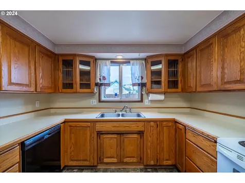 2455 Commercial Street North Bend OR 97459