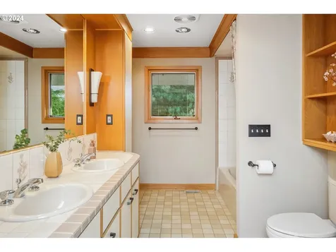 9435 Se Clatsop Street Portland OR 97266