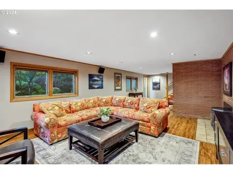 9435 Se Clatsop Street Portland OR 97266