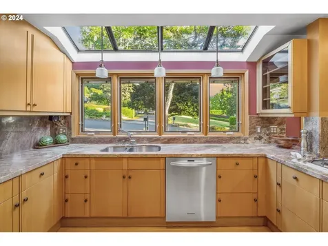 9435 Se Clatsop Street Portland OR 97266