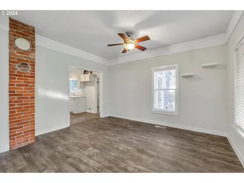 719 9th Street Hood River OR 97031
