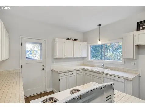 719 9th Street Hood River OR 97031