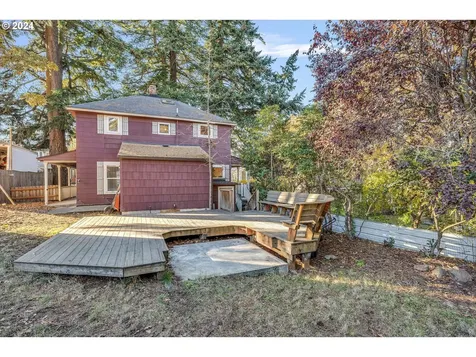 719 9th Street Hood River OR 97031