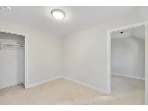 719 9th Street Hood River OR 97031