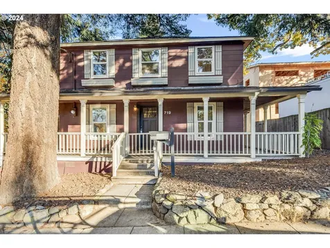 719 9th Street Hood River OR 97031