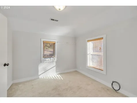 719 9th Street Hood River OR 97031