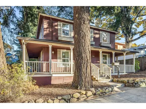719 9th Street Hood River OR 97031