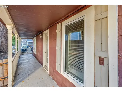 719 9th Street Hood River OR 97031