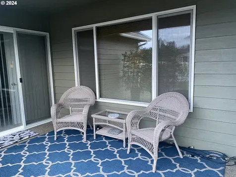 1521 NW Harvey Avenue Roseburg OR 97471