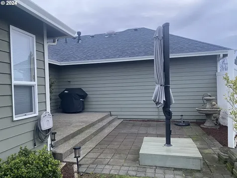 1521 NW Harvey Avenue Roseburg OR 97471