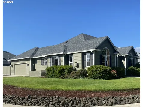 1521 NW Harvey Avenue Roseburg OR 97471