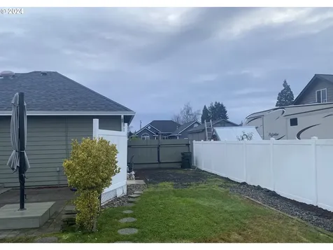 1521 NW Harvey Avenue Roseburg OR 97471