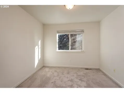 2990 SW Deschutes Avenue Redmond OR 97756