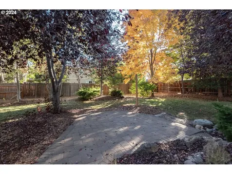 2990 SW Deschutes Avenue Redmond OR 97756