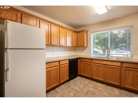 2990 SW Deschutes Avenue Redmond OR 97756