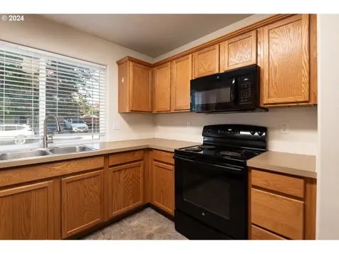 2990 SW Deschutes Avenue Redmond OR 97756