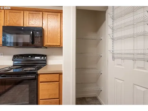 2990 SW Deschutes Avenue Redmond OR 97756