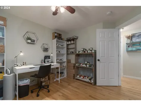 1125 S 11th Street Harrisburg OR 97446