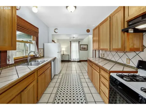 610 NE Webster Street Portland OR 97211