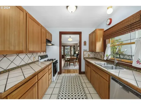 610 NE Webster Street Portland OR 97211