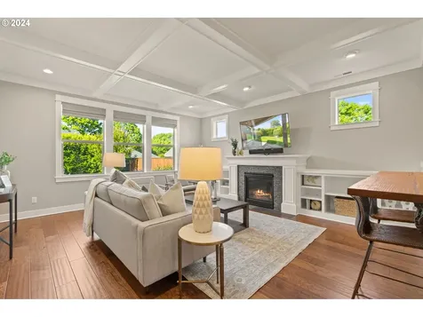 331 S Vermont Street Portland OR 97219